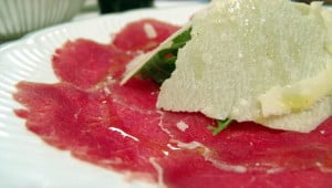 carpaccio parmigiano e rucola
