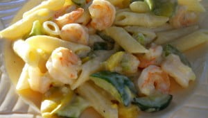 pasta con crema di zucchine e gamberetti