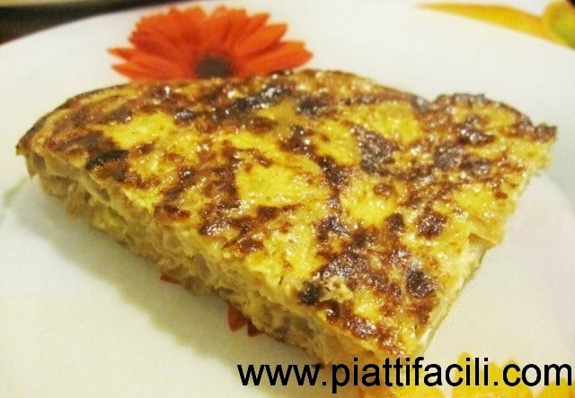 Frittata con patate, cipolla e mortadella