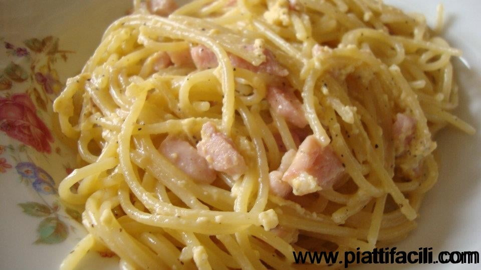 Carbonara vegana con panna di soia