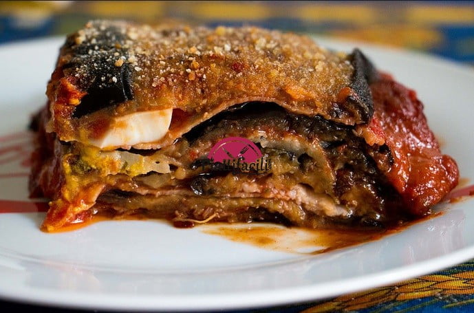 Parmigiana di melanzane fritte come da ricetta tradizionale