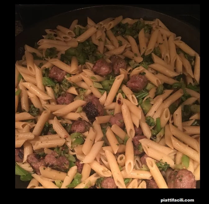Pasta con i broccoli e salsiccia