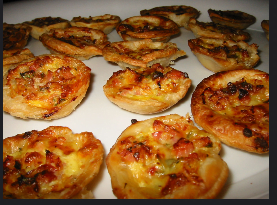 Pizzette alla parmigiana per aperitivo