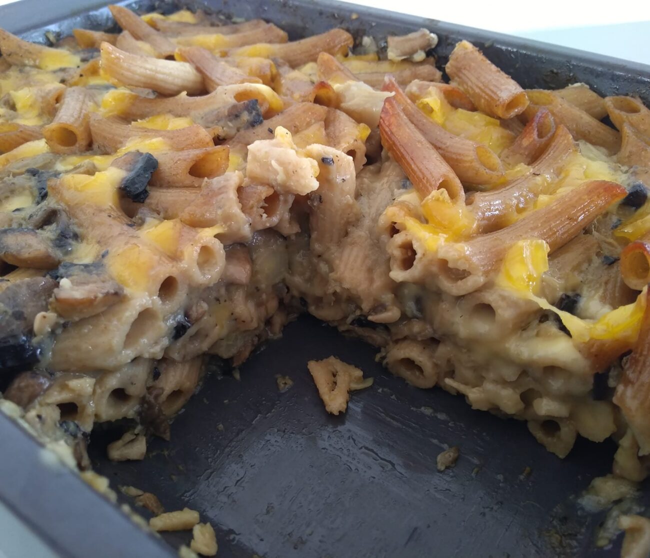 Pasta al forno con cavolfiore e funghi