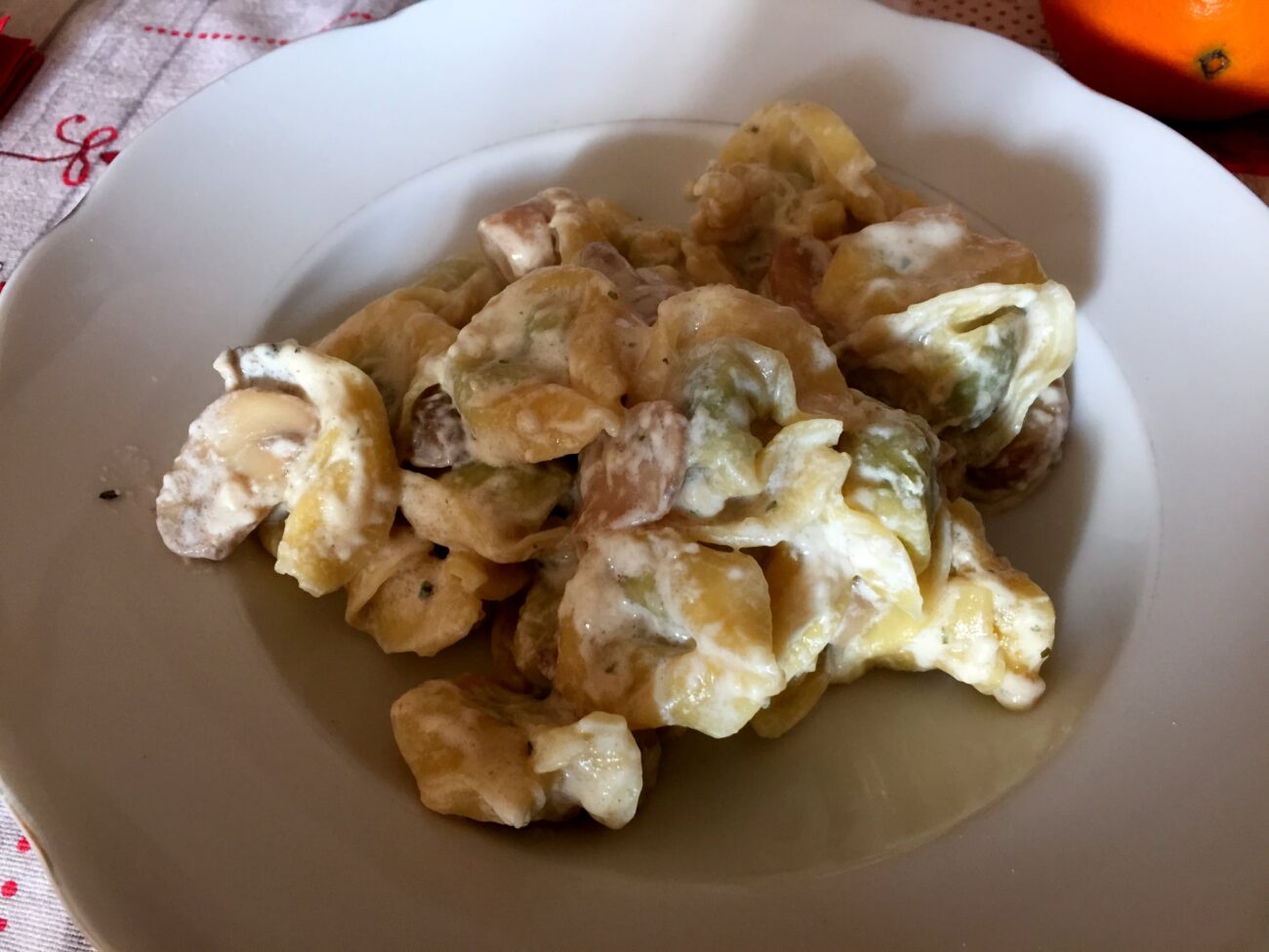 Tortellini panna e funghi