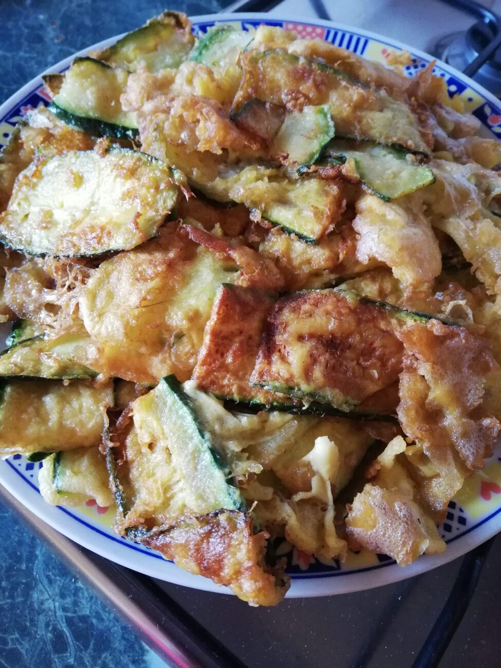 Zucchine in pastella dorate con uova