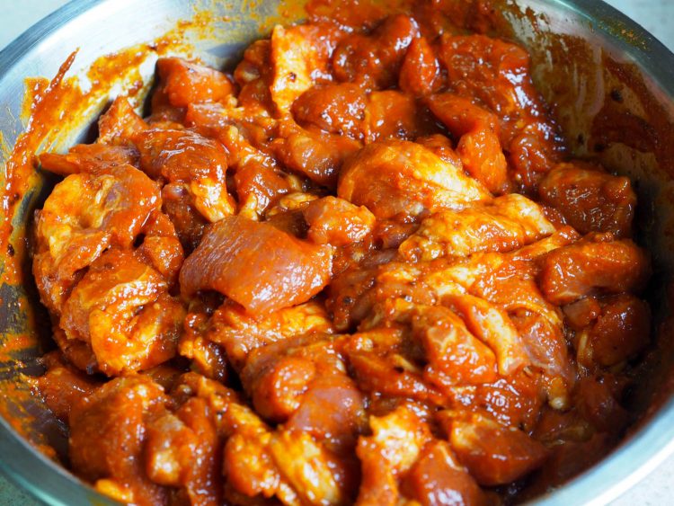 Dwaeji-Bulgogi Jeyuk-Bokkeum