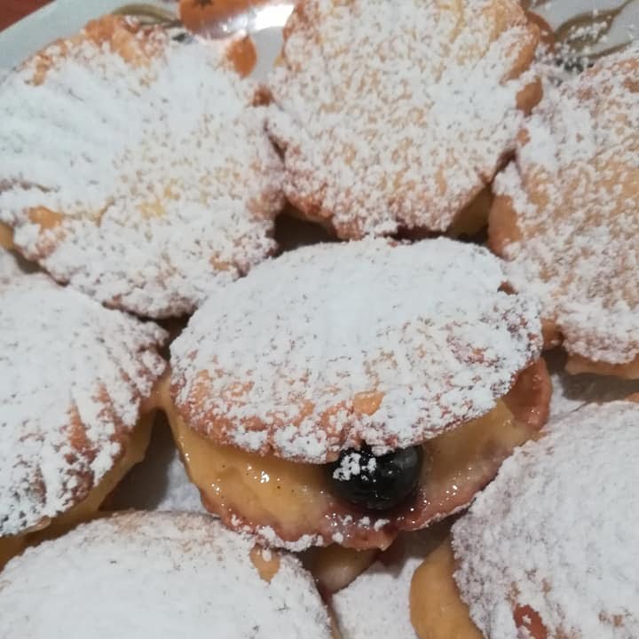 Pasticcino a forma di conchiglia di ostrica