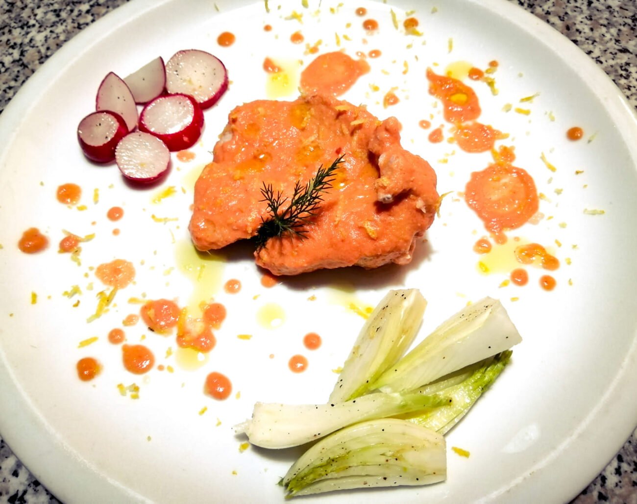 Filetto di Maiale in salsa di pomodorini, finocchi, cipollina fresca e ravanelli