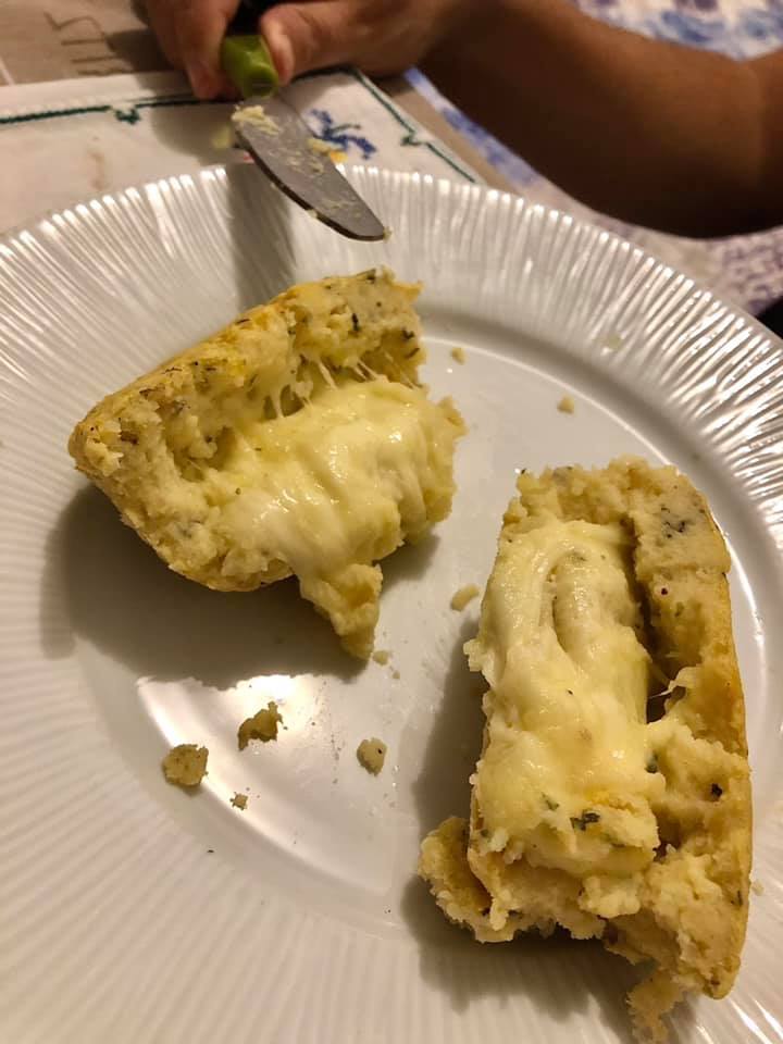 Patate ripiene di mozzarella e spezie