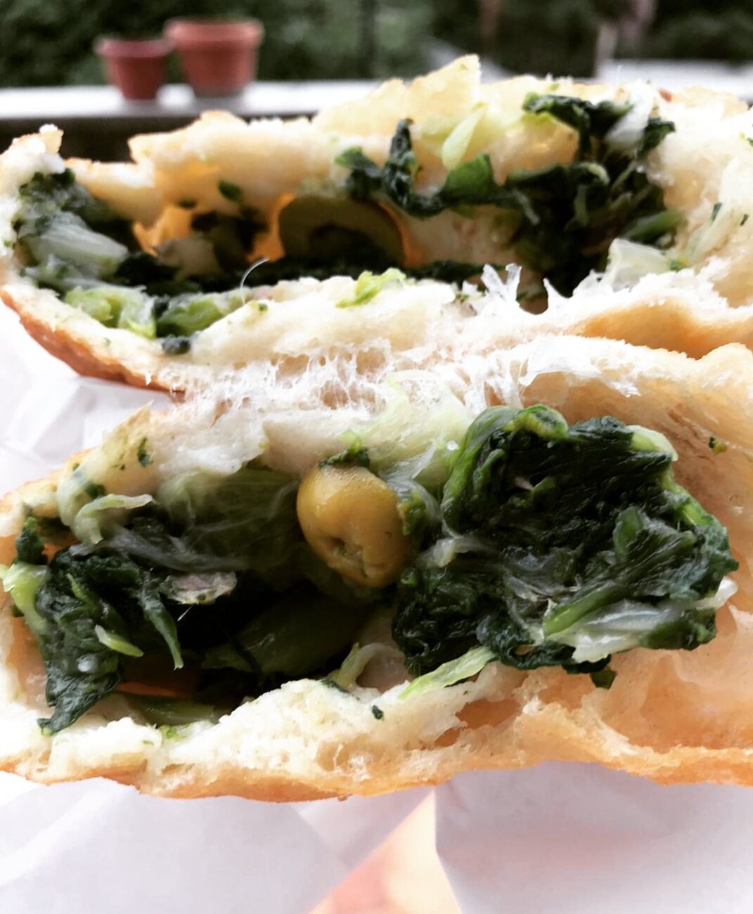 Pitoni con scarola, i panzerotti messinesi ripieni di verdura