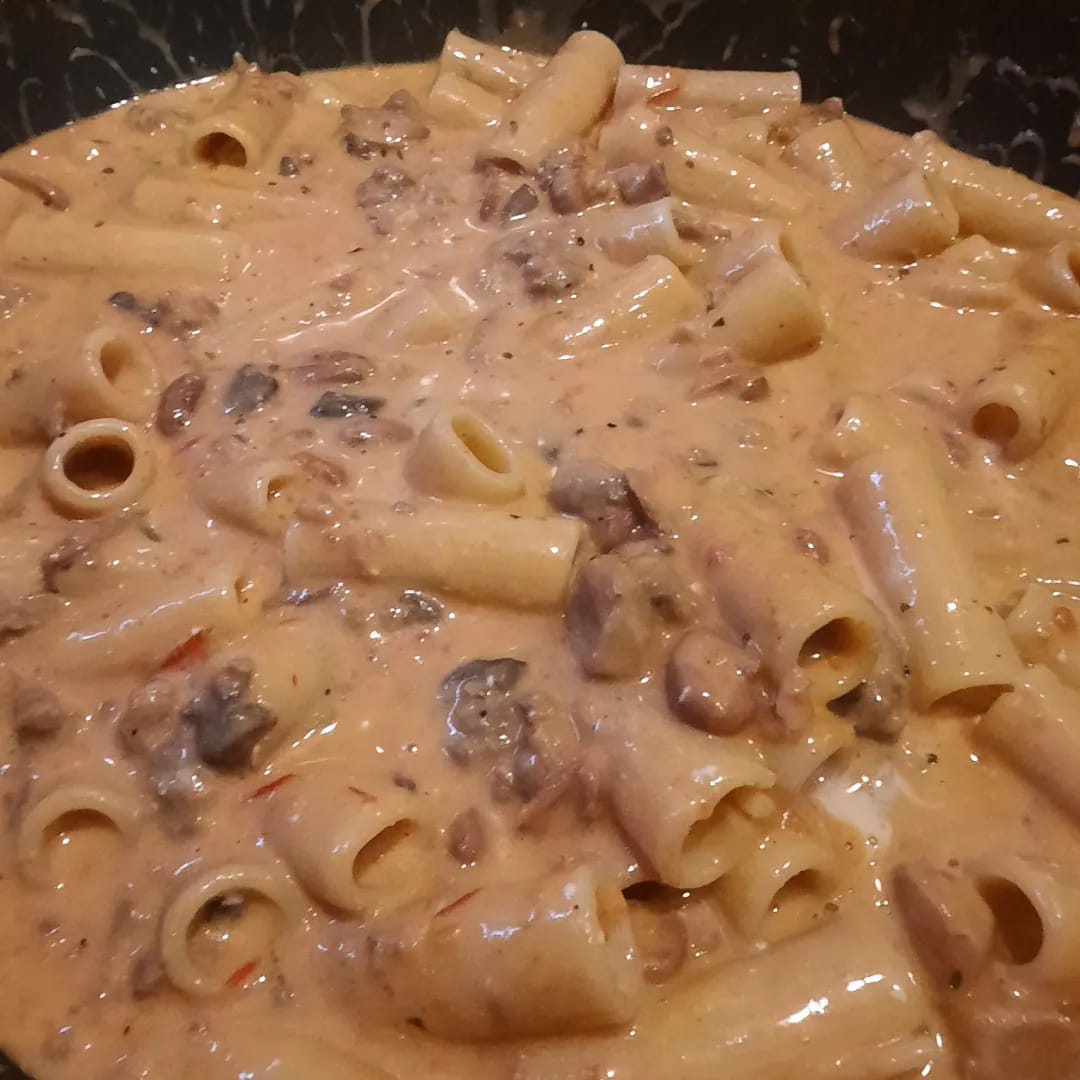 Rigatoni cremosissimi alla boscaiola fatti al forno