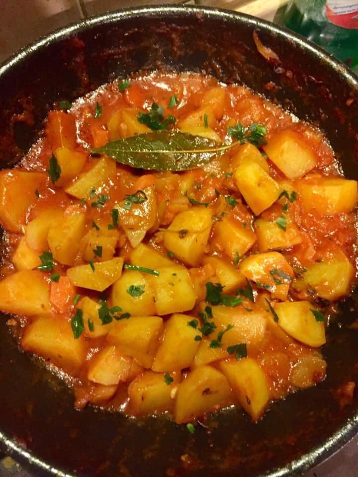 Tocanita de cartofi, lo stufato di patate rumeno