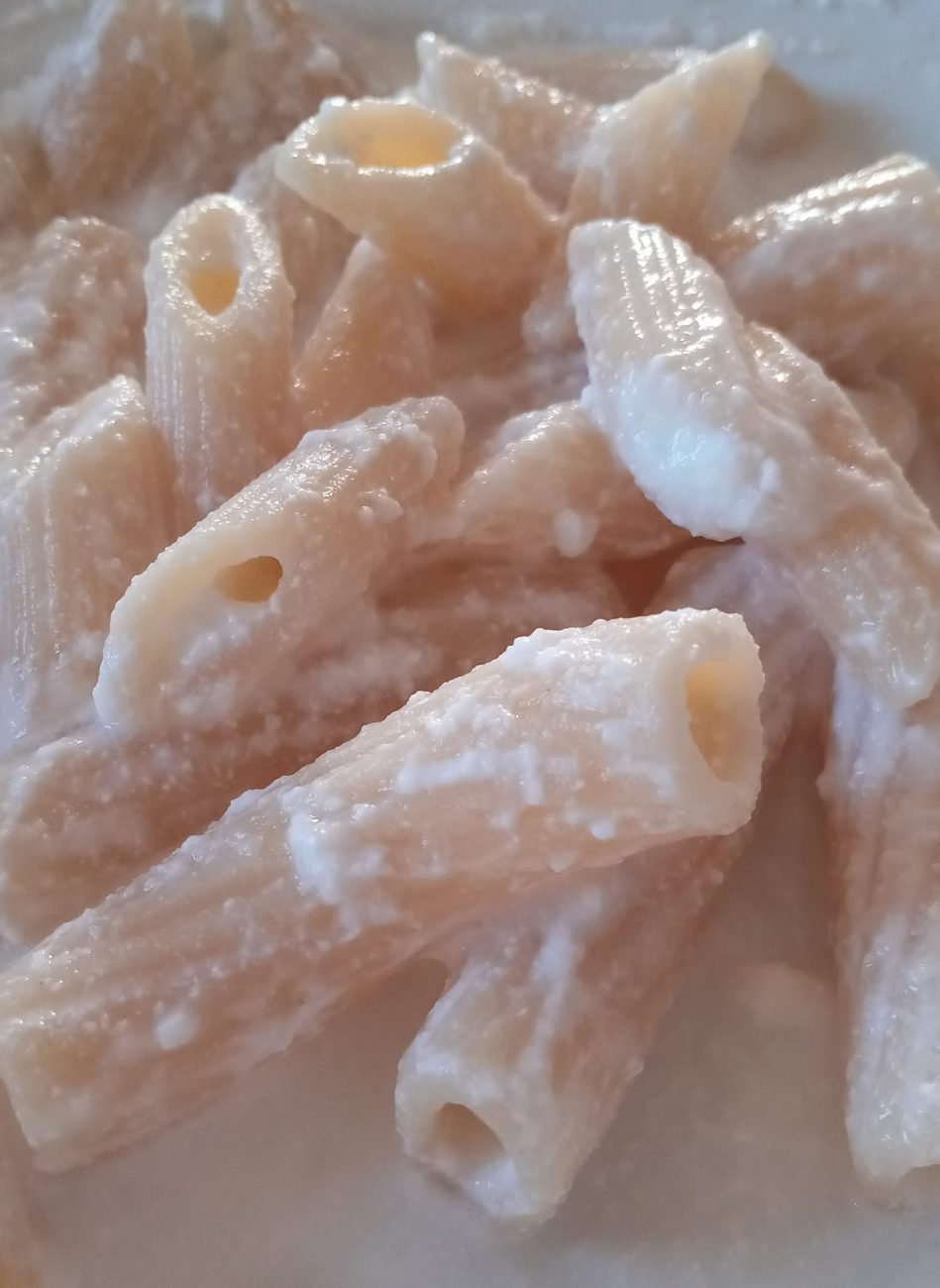 Pasta con philadelfia e parmigiano