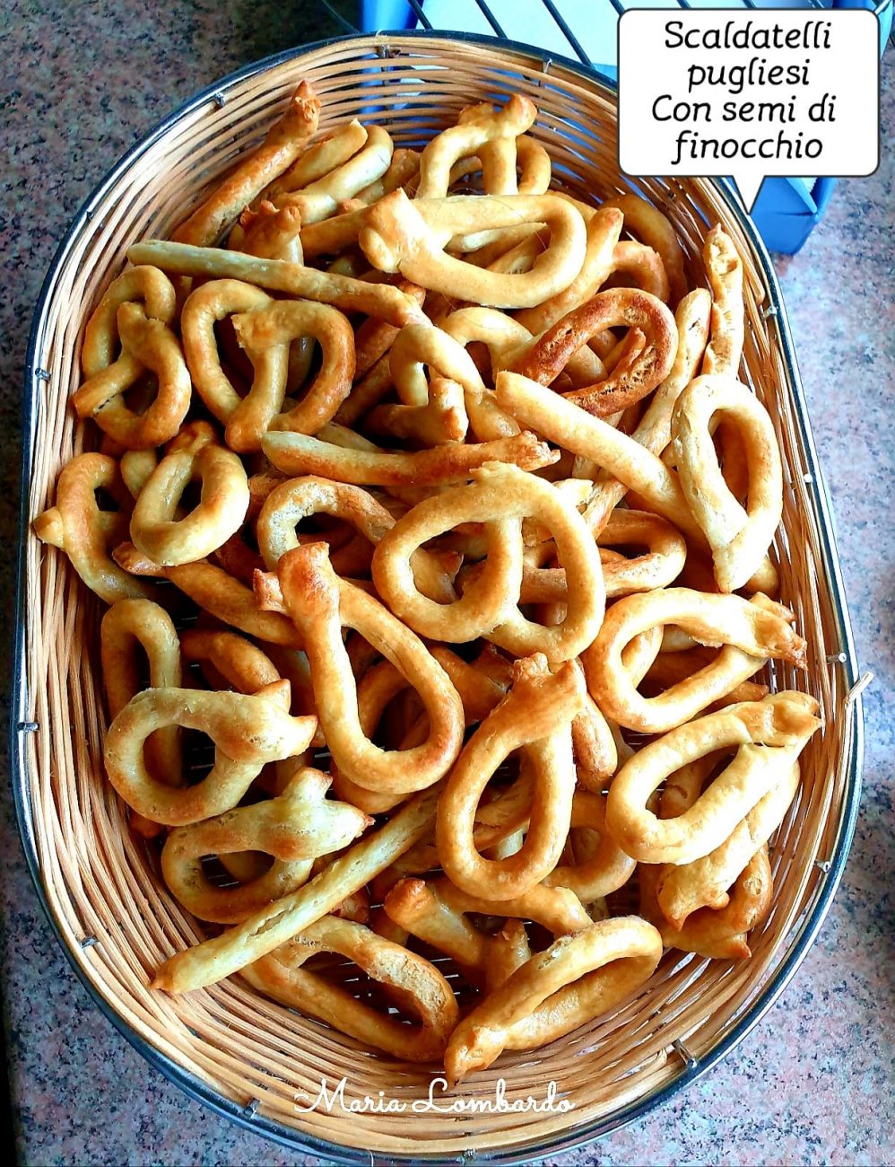 Scaldatelli pugliesi con semi di finocchio