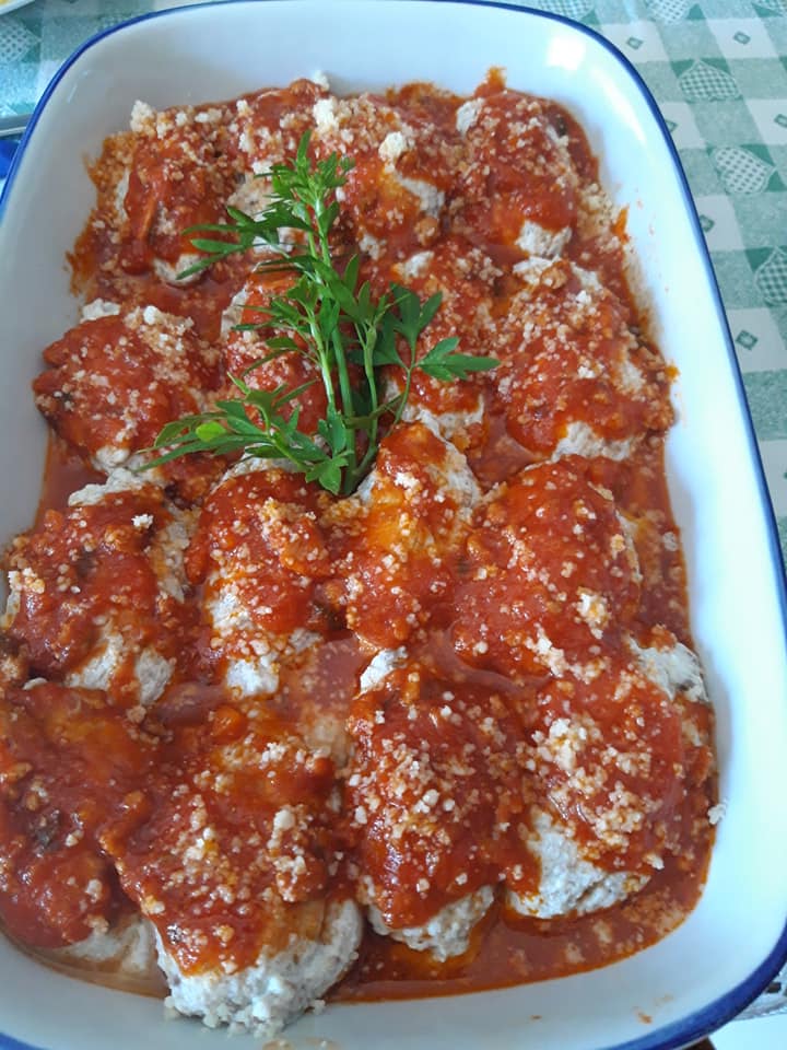 Malfatti alla ricotta funghi e noci cotti in forno