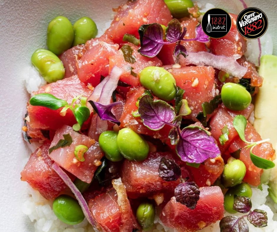 Poke di salmone , ricetta fresca e con poche calorie