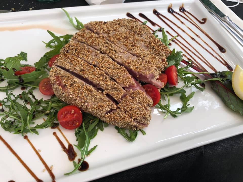 Tonno scottato al sesamo